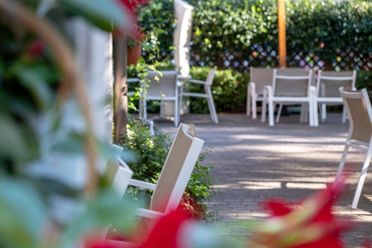 Hotel Orsa Maggiore Milano Marittima Exterior foto