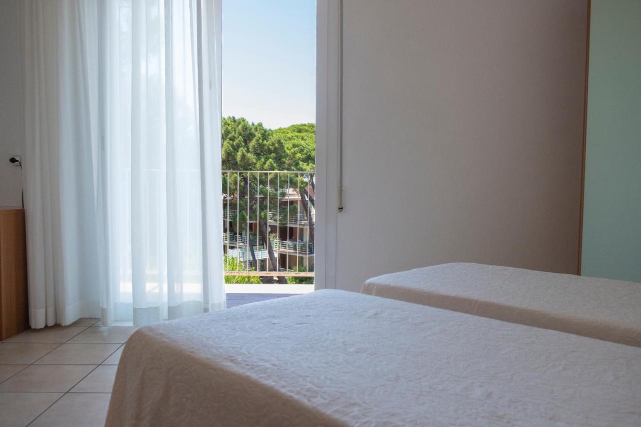 Hotel Orsa Maggiore Milano Marittima Exterior foto