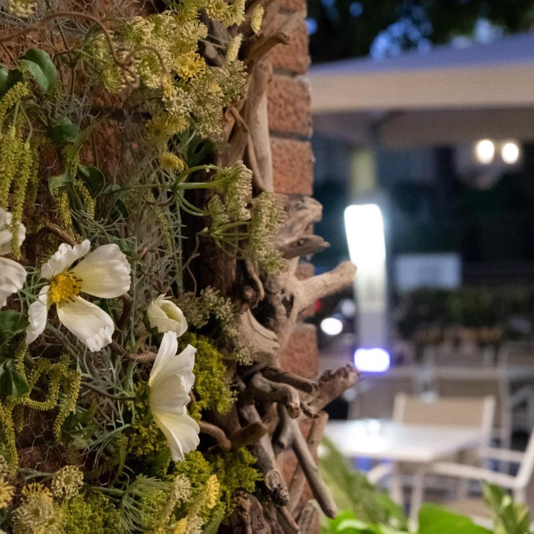Hotel Orsa Maggiore Milano Marittima Exterior foto